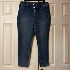 Maurices High Rise Buttonfly M - xshort